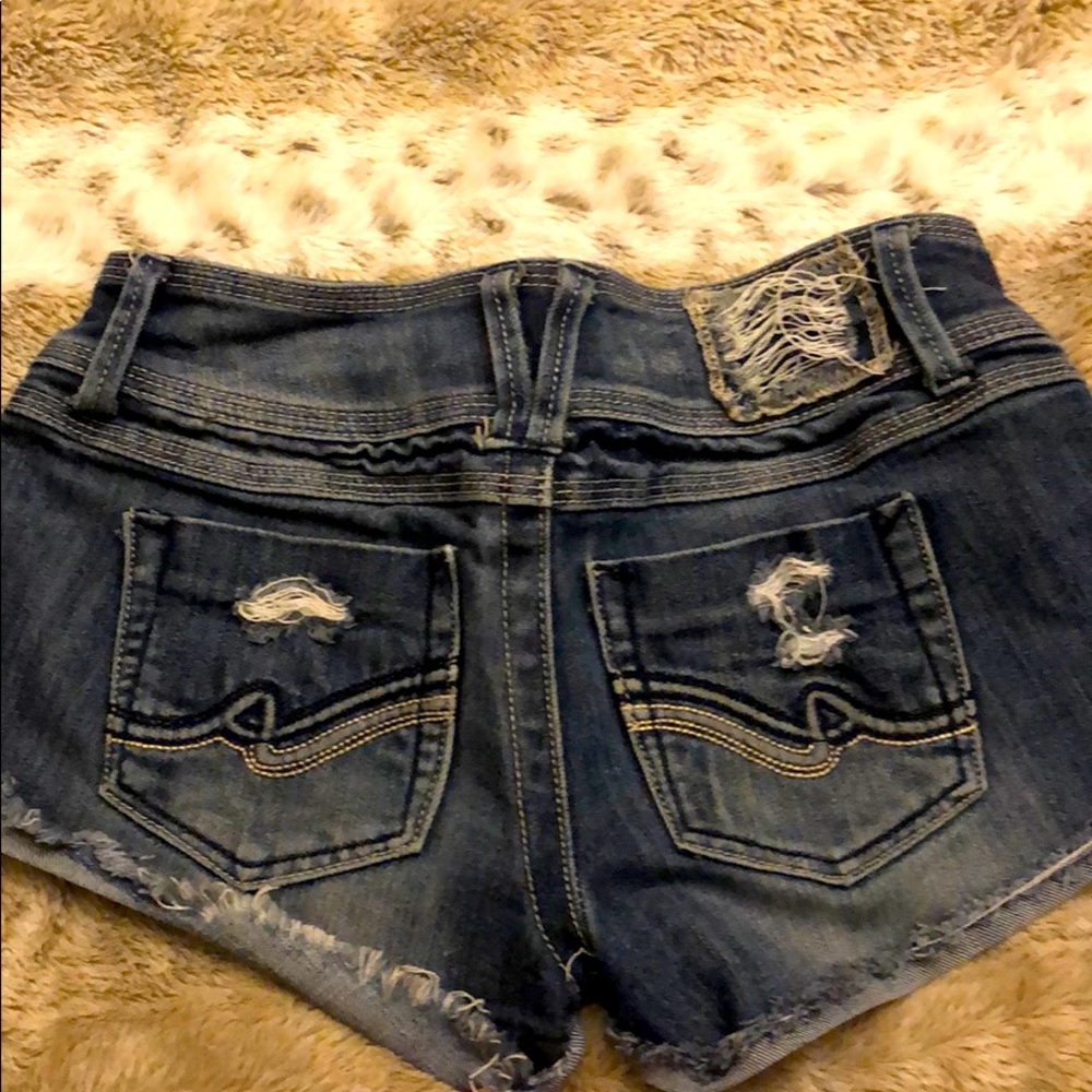 Shorts - Picture 2 of 3